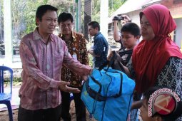Bupati Serahkan Bantuan Kebakaran