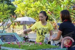 Warga Bengkulu padati TPU jelang Ramadhan