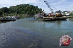 Pemerintah Bangka Keruk Muara Nelayan
