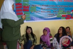 Dissosnaker Gelar Bimbingan Mental Sosial bagi Tuna Susila