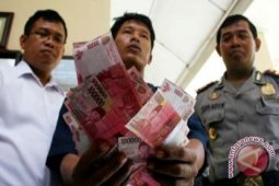 Polisi Temukan Uang Palsu Dalam Operasi Penyekatan