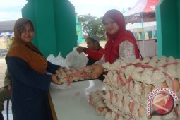 Disperindagkop Gelar Pasar Murah untuk Keluarga Miskin
