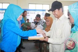 BRI Bagikan  Sembako Gratis