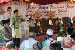 Warga  Sambut Pasar Rakyat