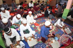 SANTAP BERBUKA BERSAMA OI