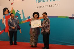 Bupati Bogor terima penghargaan daerah layak anak