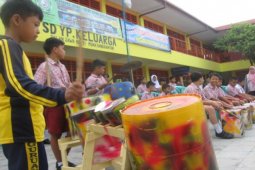 "Perkusi Barbe" SD YPK Manfaatkan Barang Bekas