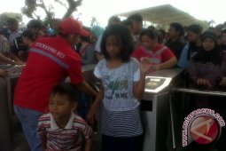 Penumpang di Stasiun Bogor membludak
