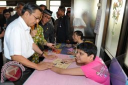 "Blusukan" Ala Boediono
