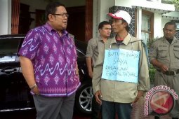 Terbelit utang, Ugan jajakan ginjalnya di balaikota