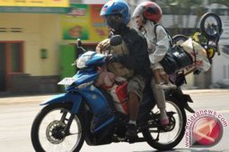 Polresta Bogor tegur pemudik motor lebihi muatan