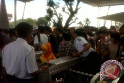 Stasiun Bekasi rekayasa gerbang tiket elektronik