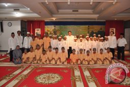 PLN Kalbar Berbagi Kasih dengan Anak Panti