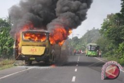 Bus "family raya" terbakar sembilan penumpang meninggal