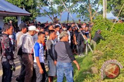 Polisi Kawal Ribuan Pengunjuk Rasa PT GM