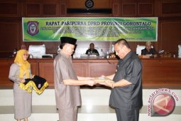 Gubernur Gorontalo Serahkan Usulan Ranperda APBD-P 2013