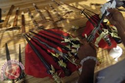 Keris Diperlakukan  Istimewa di Bali