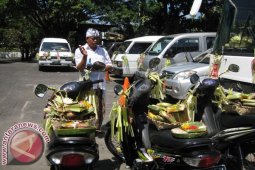 Grand Istana Rama Gelar Ritual Tumpek Landep