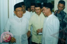 Wartawan Dilarang Masuk "Open House" Aburizal Bakrie