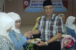 HUT Ikatan Bidan di Singkawang