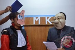 Parodi Hakim MK