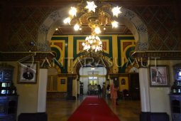 Kunjungi Istana Maimun