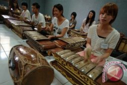 Belajar Budaya