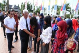 Berikan Beasiswa untuk 187 Ribu Orang