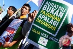 Massa Penolak Miss World 2013 Bergerak Ke Kantor MNC