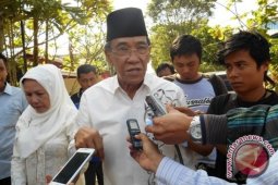 Sofyan Alex  Keliling TPS Setelah Mencoblos