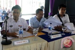 Saksi Cagub Kaltim Tanda Tangani Hasil Rekapitulasi Pilgub