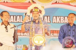 Gelar Adat Dayak Untuk Mantan Kasad