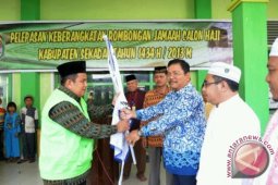 Wabup Sekadau Jemput Rombongan Haji di Batam