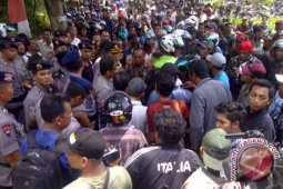 Demo Lagi di KPU Kubu Raya, Sempat Bentrok