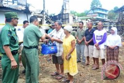 Pemkab Sekadau Bantu Korban Kebakaran di Sungai Ringin