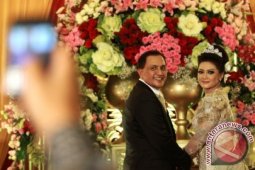Bella Saphira dan Mayjen TNI Agus Surya Bakti