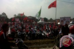 Ratusan warga Ciampea hadiri rapat terbuka Karfat-Adrian