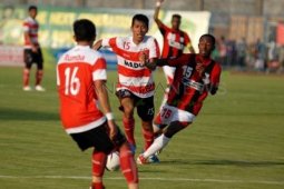 Persipura Menang