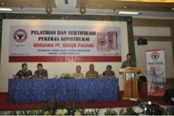 Semen Padang sertifikasi 250 pekerja konstruksi Jabodetabek