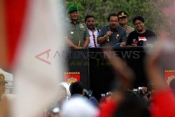 Gubernur Jatim Temui Aksi Buruh
