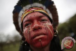 Ini protes penduduk asli Brazil jelang vonis penting atas tanah leluhur