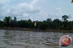 Lomba Sampan Tradisional Sekadau Rayakan Idul Adha