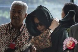 KPK Periksa Istri Akil Mochtar