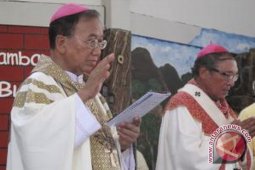 Uskup Agung: Jadi Imam Katolik Adalah Sebuah Keberanian