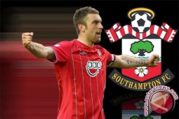 Lambert antar Southampton ke tiga teratas