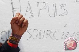 Cukup setahun, kisah cinta kontrak di era perdagangan bebas