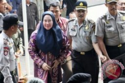 KPK Periksa Atut