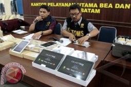 Di Batam, Bea Cuaki Berhasil Gagalkan Pengiriman "Smartphone"