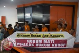 Mahkamah Konstitusi Mendapat Kiriman Peti Mati