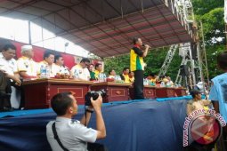 GUBERNUR KALSEL HADIRI KAMPANYE